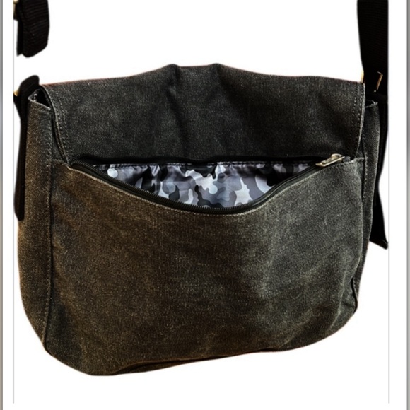 Kenneth Cole Reaction, Canvas laptop, book bag messenger bag NWOT gender neutral - Picture 5 of 17